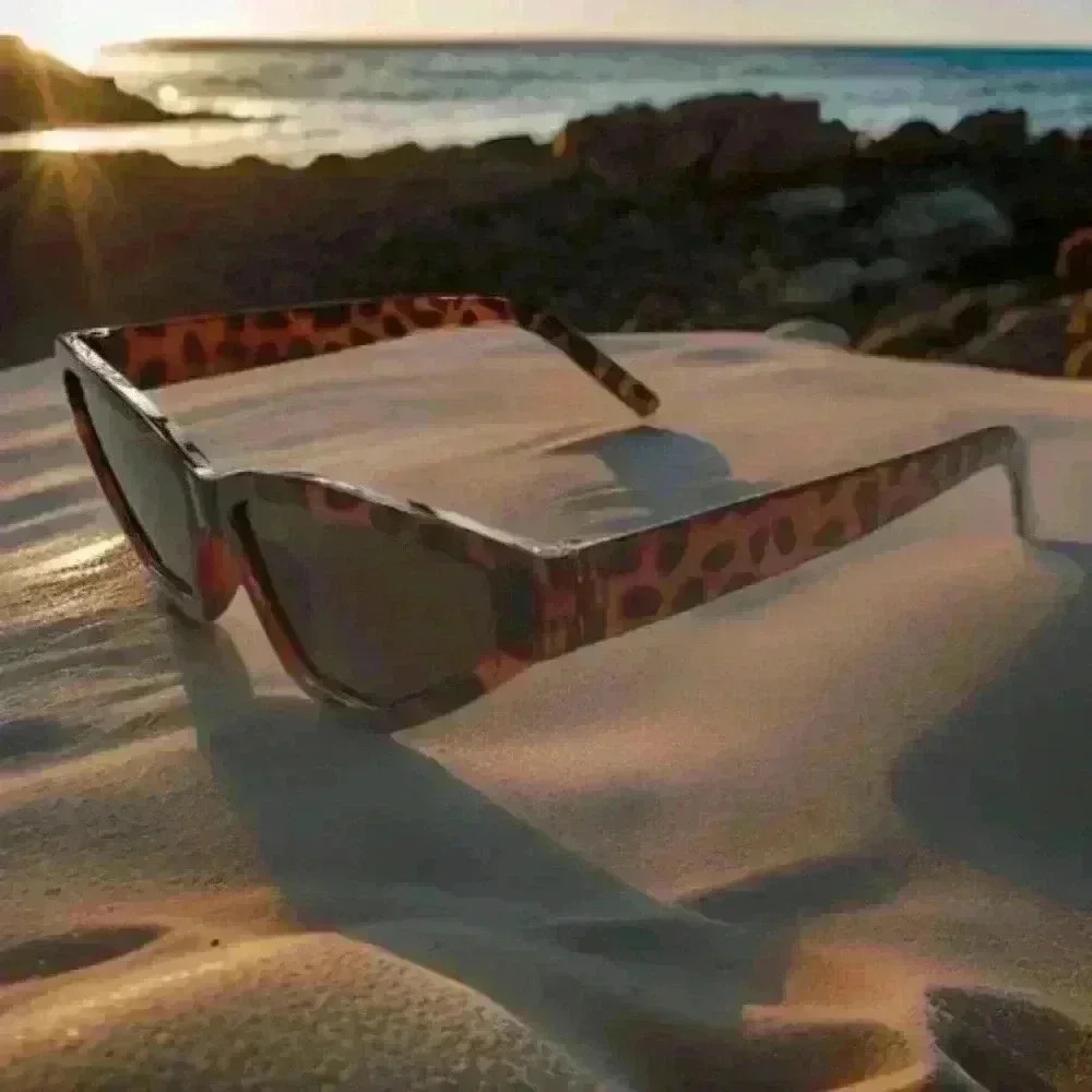 Unique Animal Print Sunglasses - Picture 3 of 4